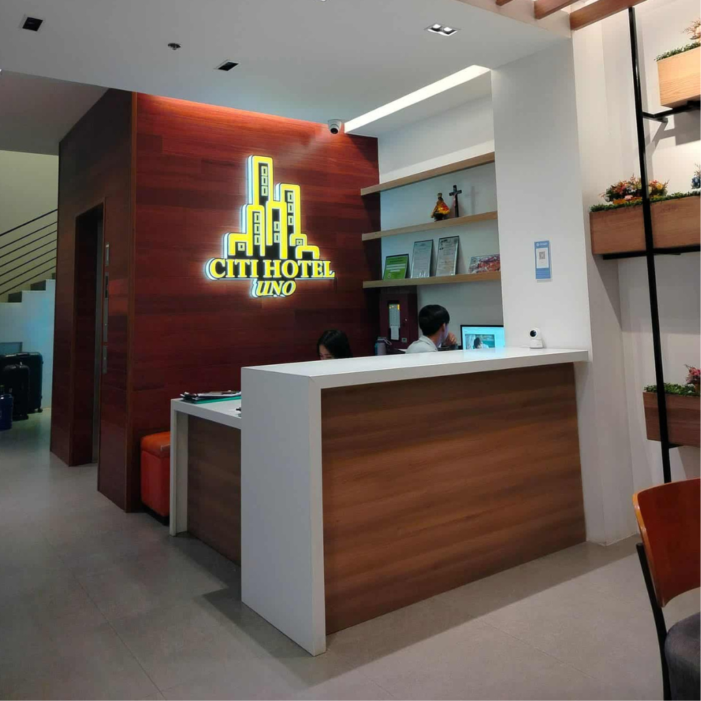 City Hotel Uno dining area