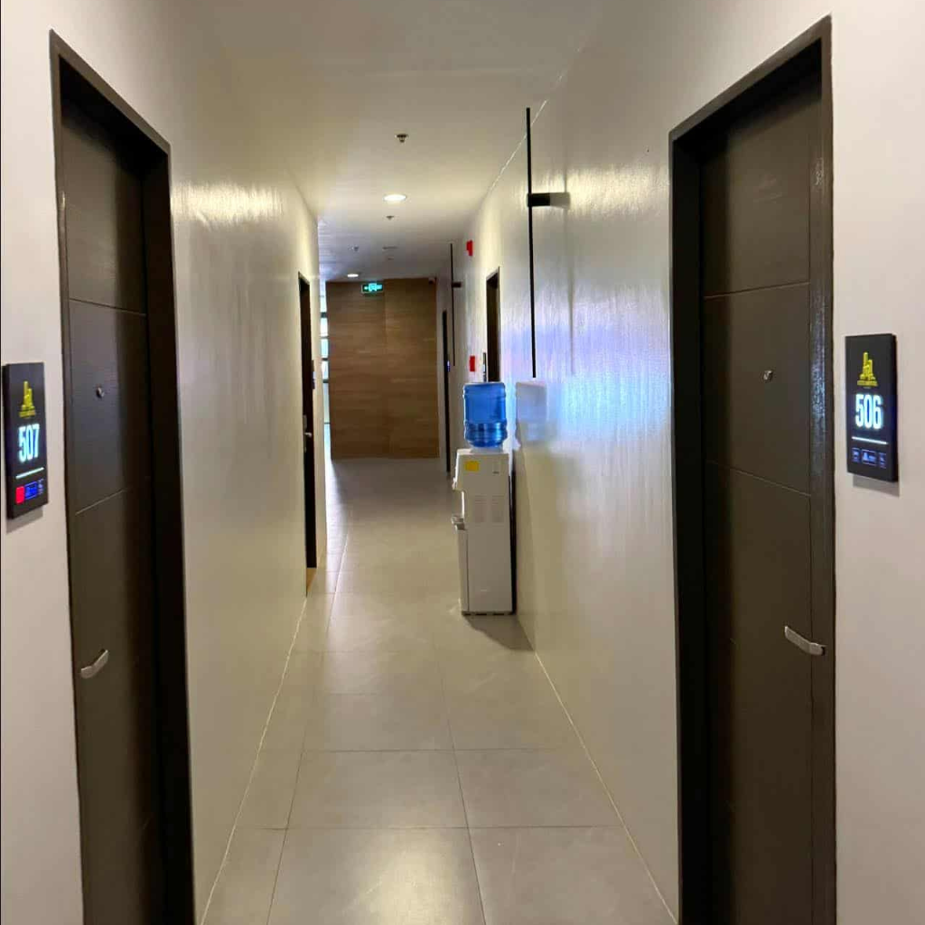 City Hotel Uno reception